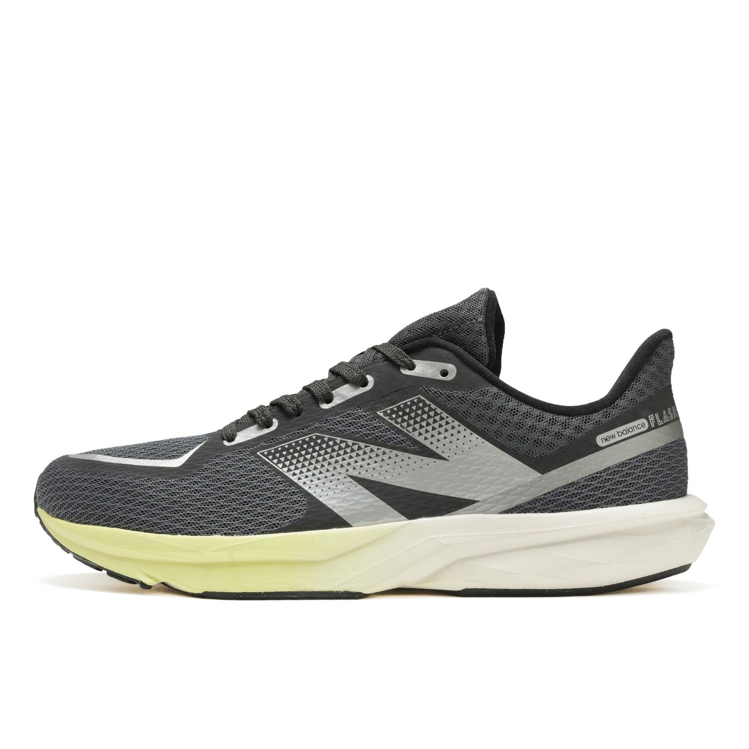 New Balance Dynasoft Flash